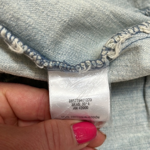 Bongo Distressed Jean Vest - Picture 4 of 5